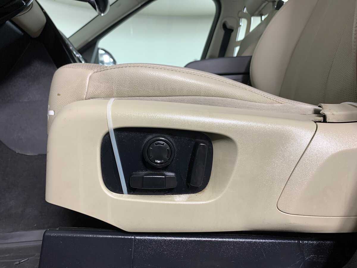 Land Rover Discovery, 2017 Фото №16