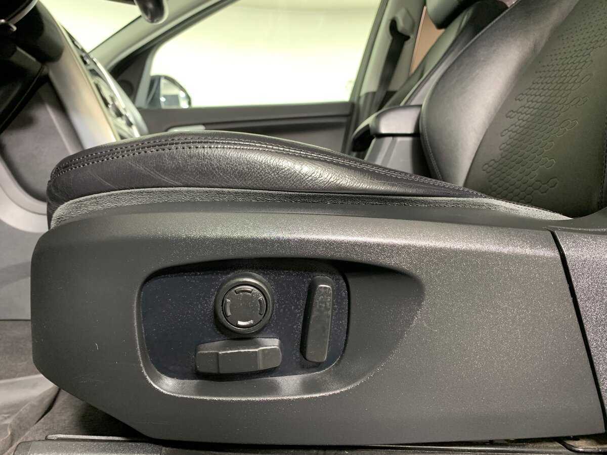 Land Rover Discovery Sport, 2018 Фото №17