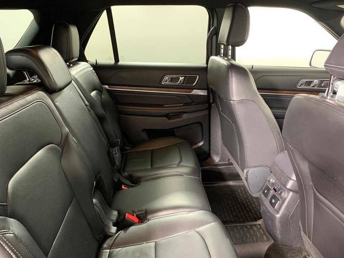 Ford Explorer, 2018 Фото №18