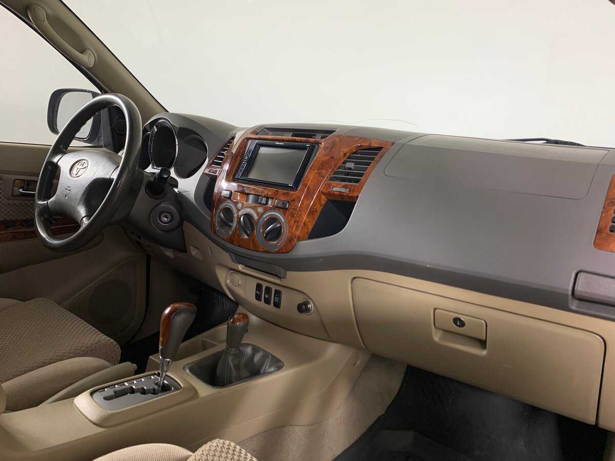 Toyota Fortuner, 2011 Фото №11