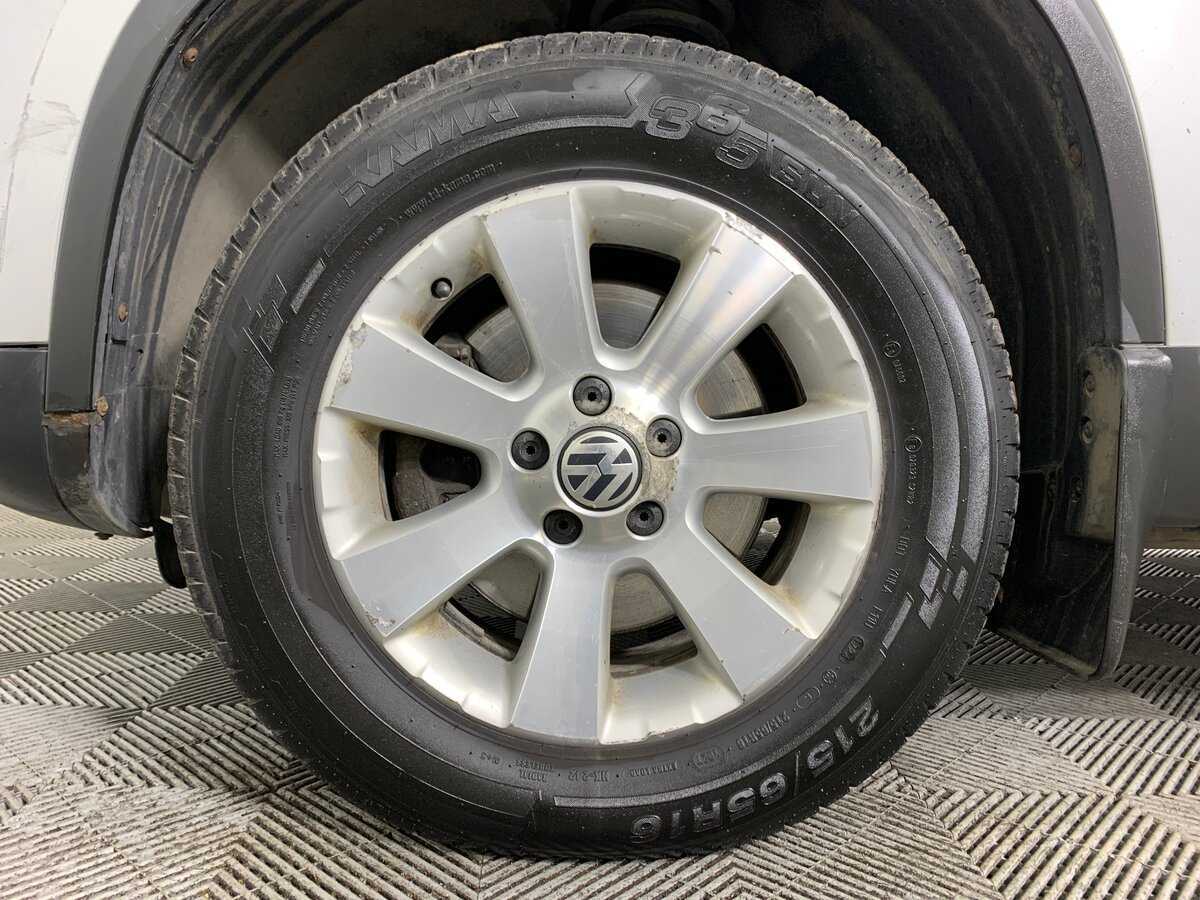 Volkswagen Tiguan, 2011 Фото №9