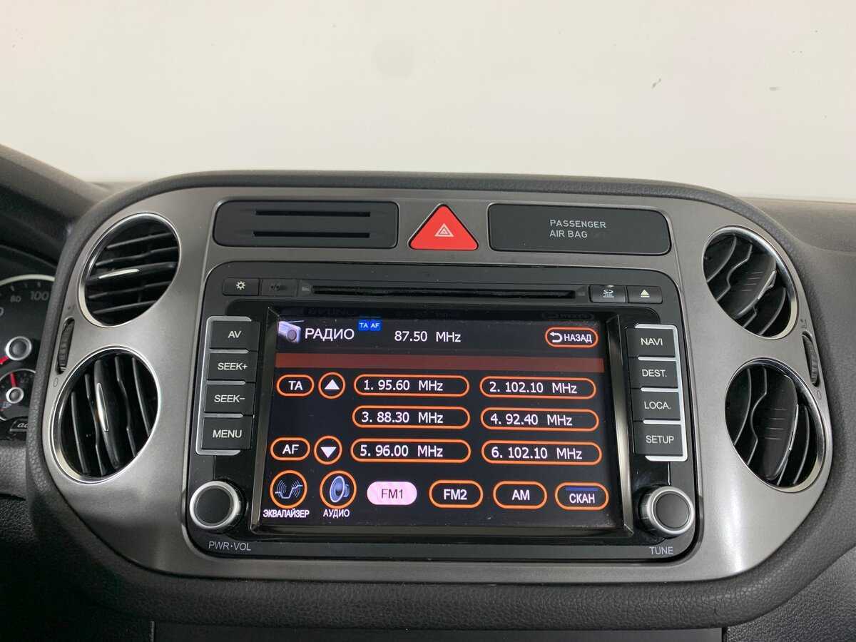 Volkswagen Tiguan, 2011 Фото №16