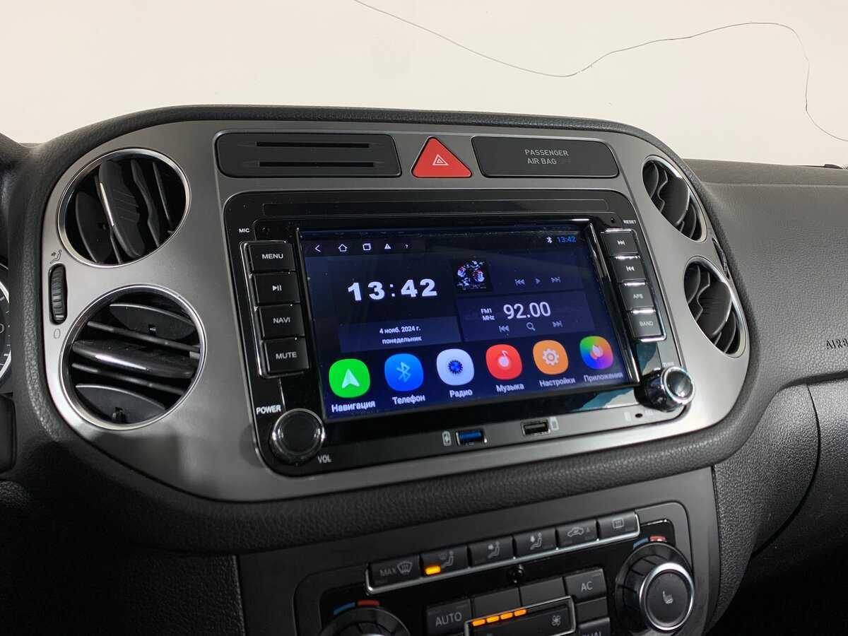 Volkswagen Tiguan, 2010 Фото №16