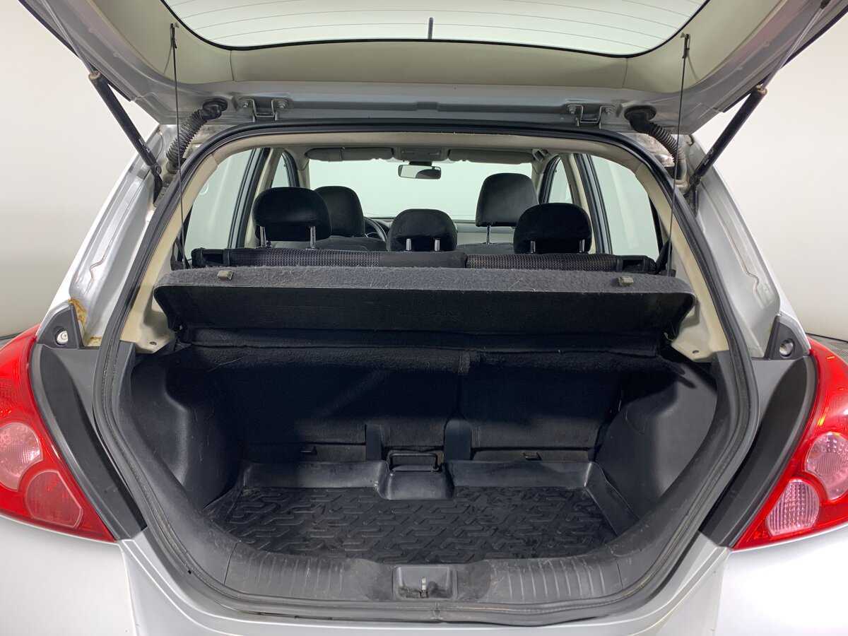 Nissan Tiida, 2011 Фото №20