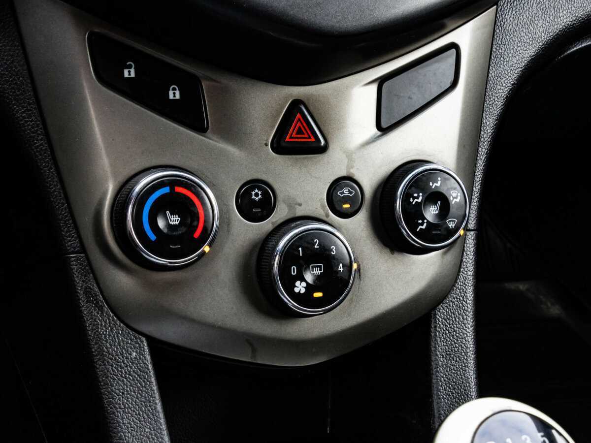 Chevrolet Aveo, 2013 Фото №10