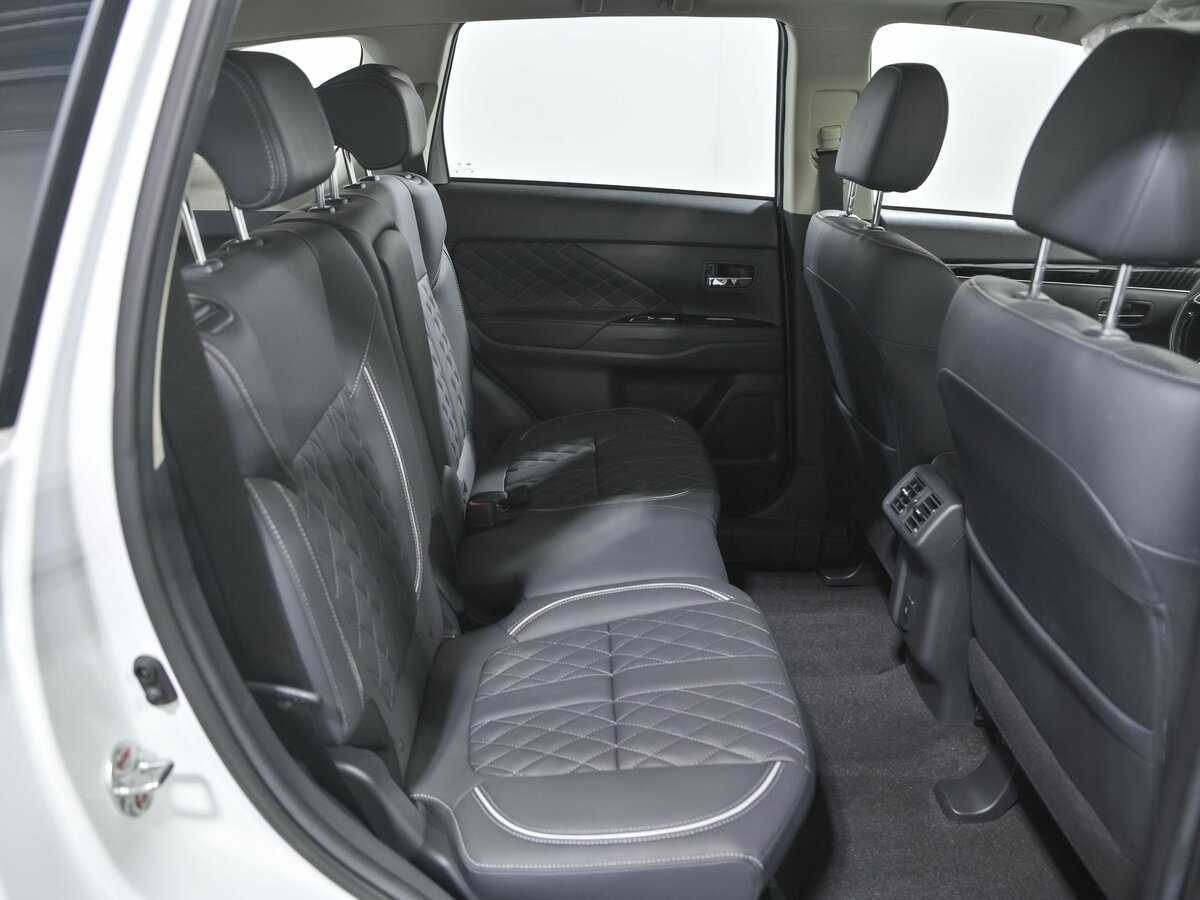 Mitsubishi Outlander, 2022 Фото №17