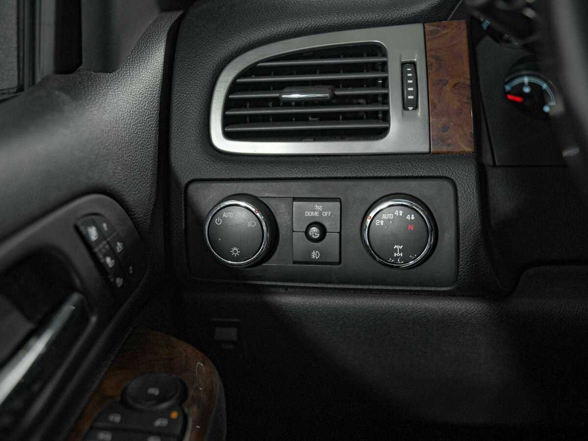 Chevrolet Tahoe 6AT, 2012 Фото №12