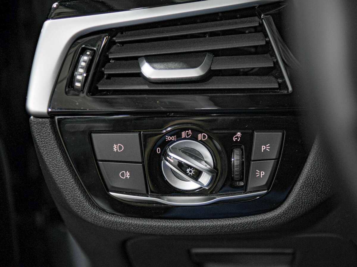 BMW 5 серии 520i, 2019 Фото №16