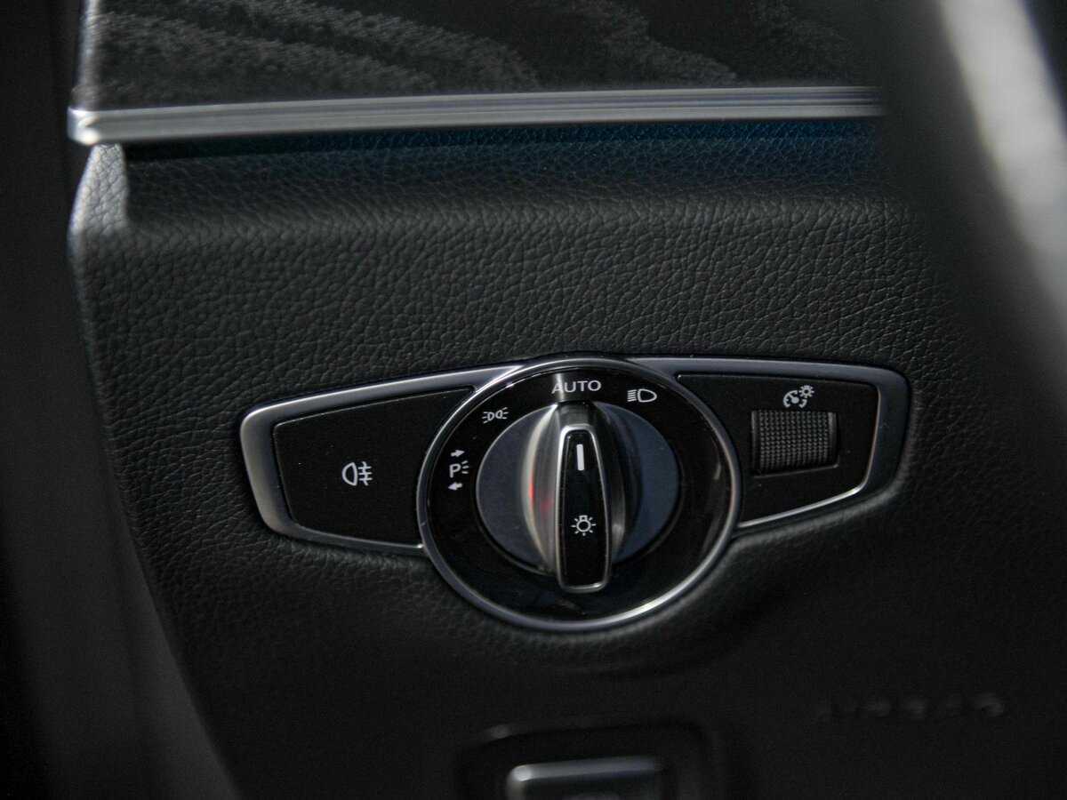 Mercedes-Benz E-Класс 200, 2021 Фото №13
