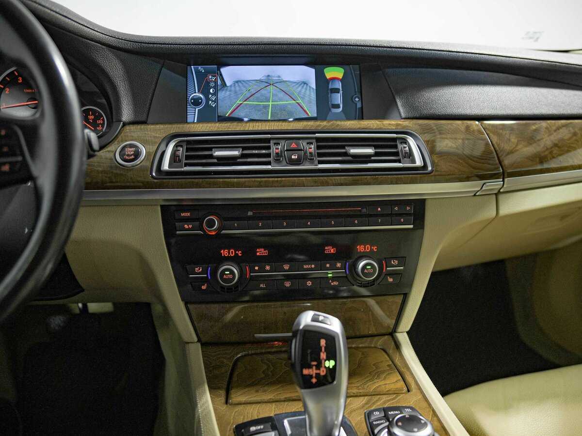 BMW 7 серии 730i, 2011 Фото №10