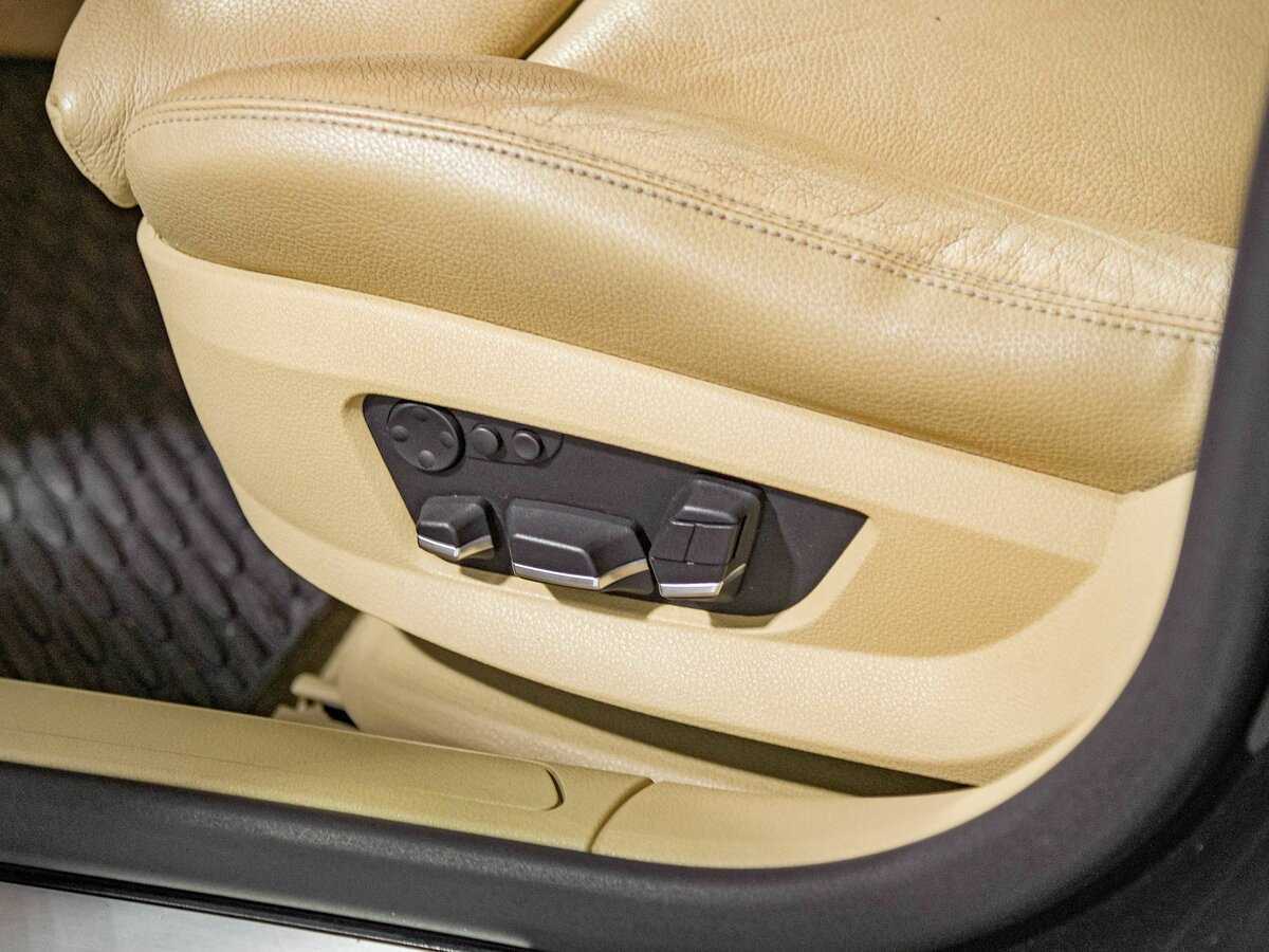 BMW 7 серии 730i, 2011 Фото №14