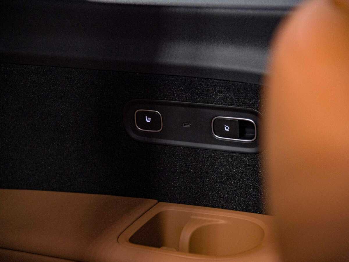 LiXiang L9 52.3 kWh, 2024 Фото №17