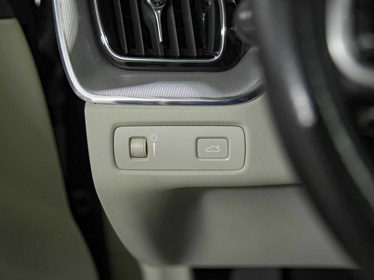 Volvo XC60, 2017 Фото №17