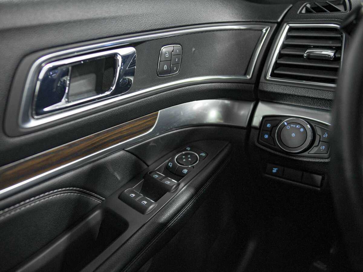 Ford Explorer, 2018 Фото №14