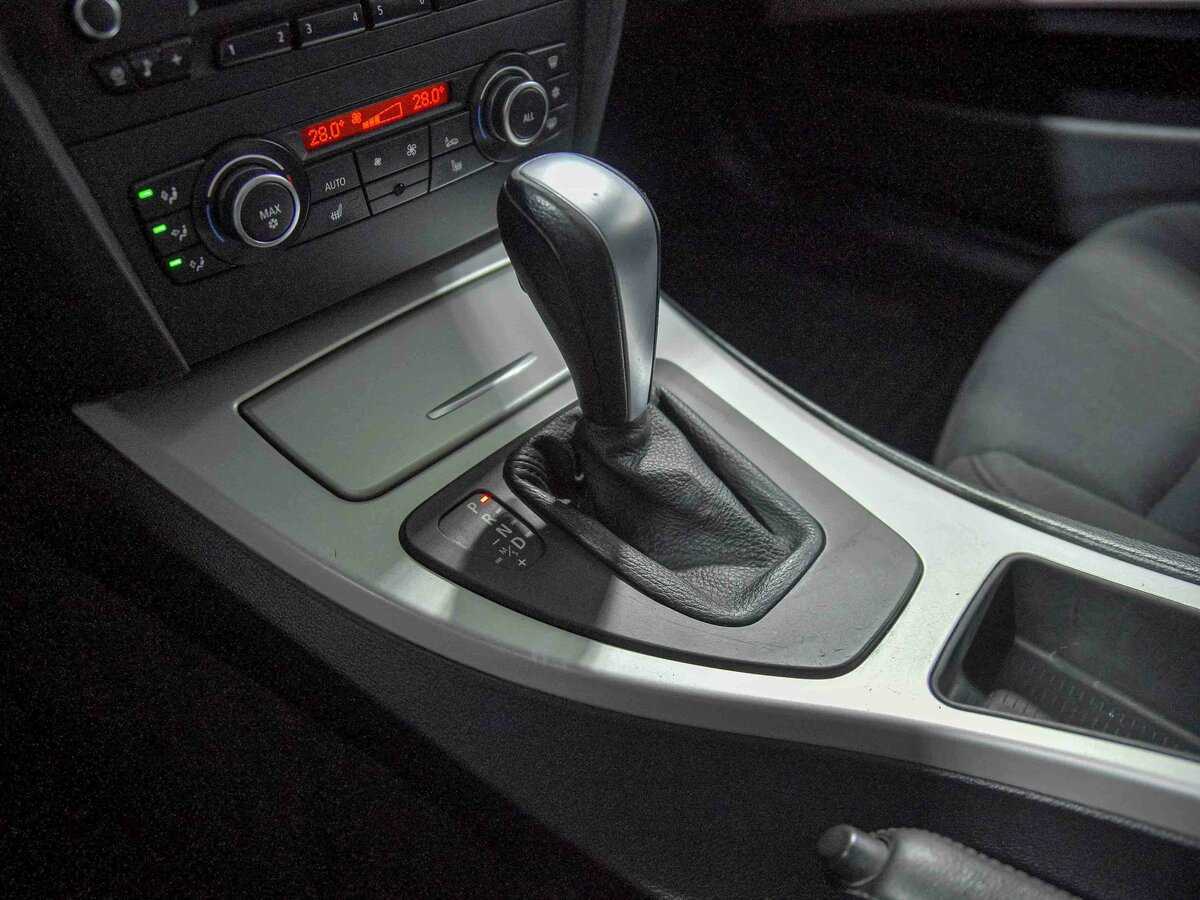 BMW 3 серии 318i, 2011 Фото №9