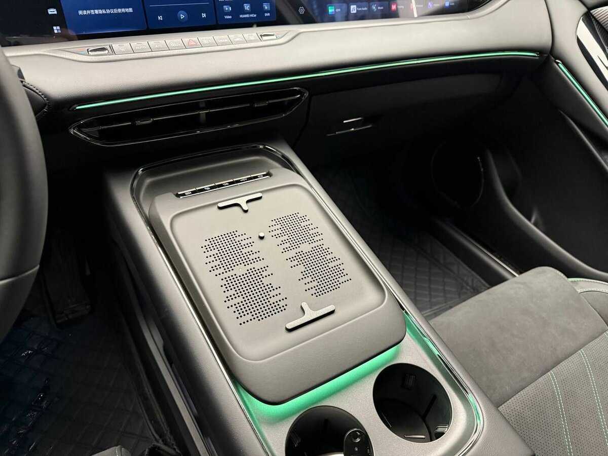 Voyah Free, 2024 Фото №12