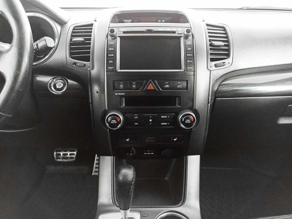 Kia Sorento, 2011 Фото №15