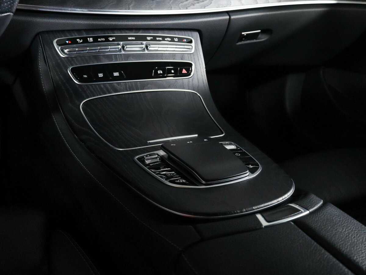 Mercedes-Benz E-Класс 200, 2020 Фото №20