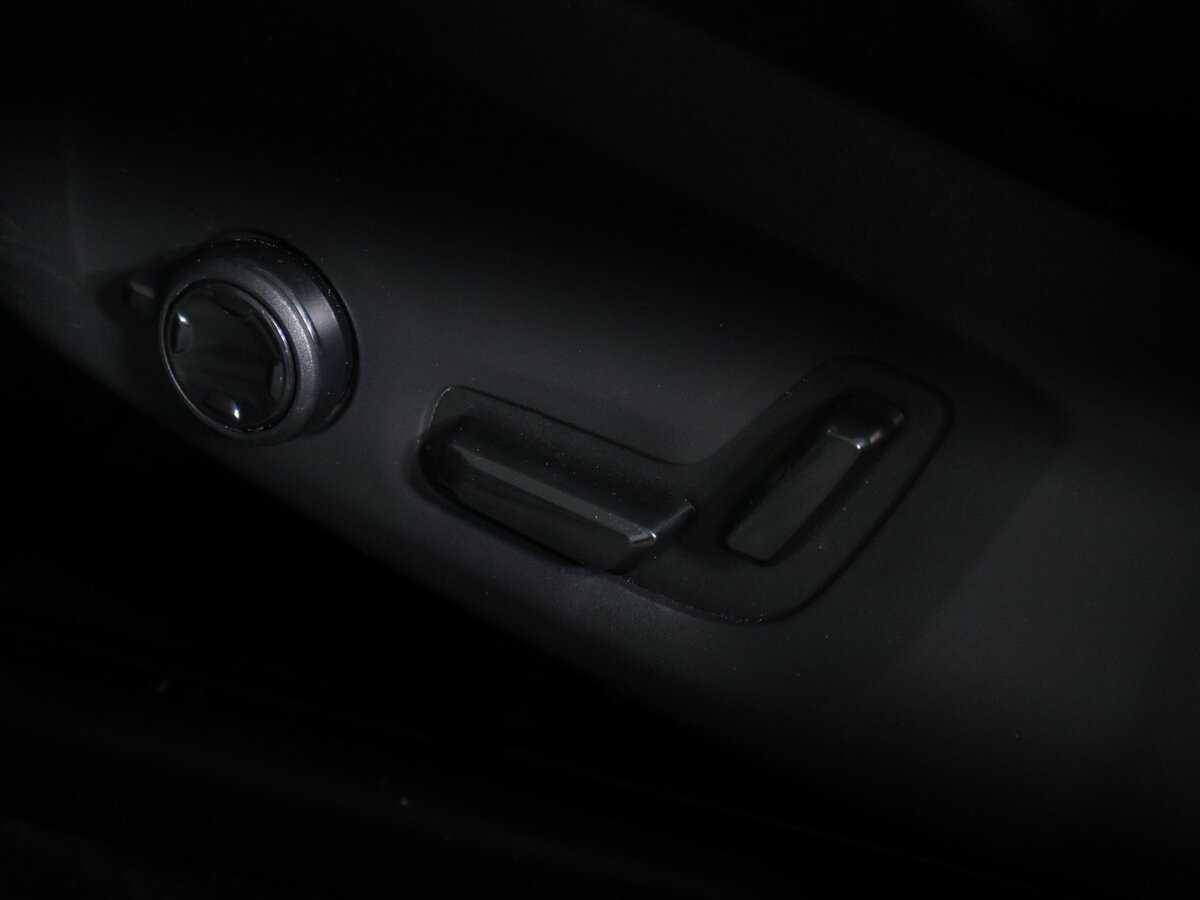 Volvo XC60, 2019 Фото №16