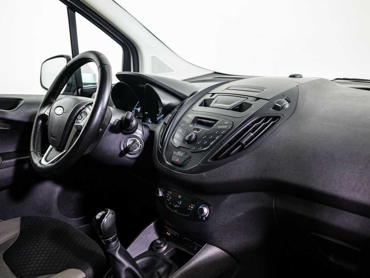 Ford Tourneo Courier, 2017 Фото №17
