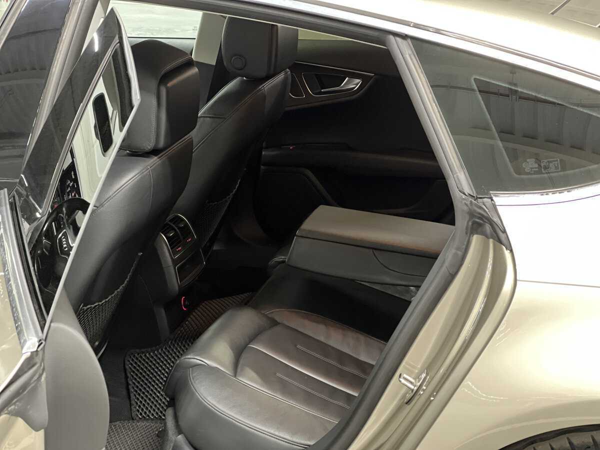 Audi A7, 2011 Фото №12