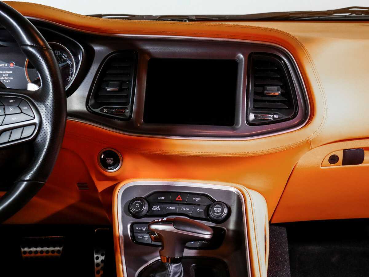 Dodge Challenger SRT, 2022 Фото №13
