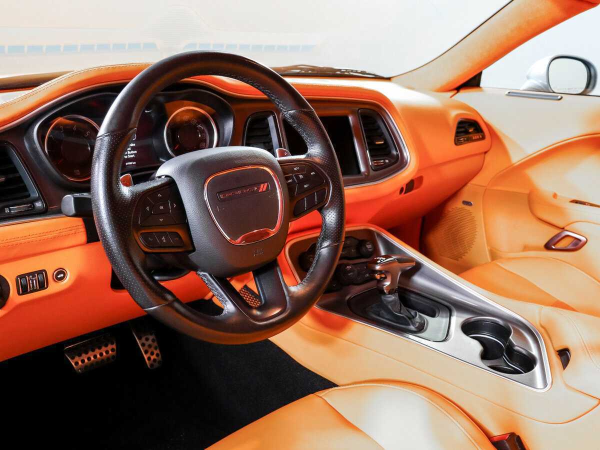 Dodge Challenger SRT, 2022 Фото №14