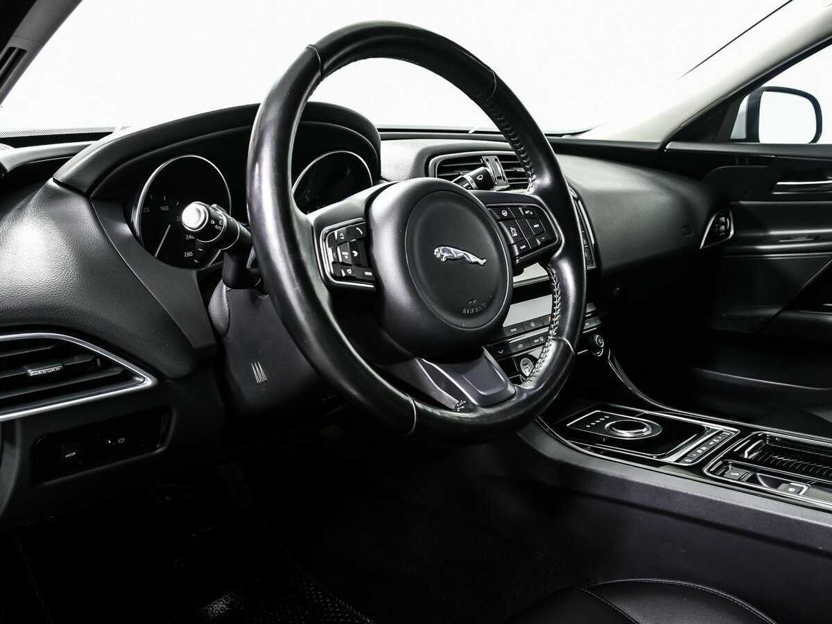 Jaguar XE, 2018 Фото №12