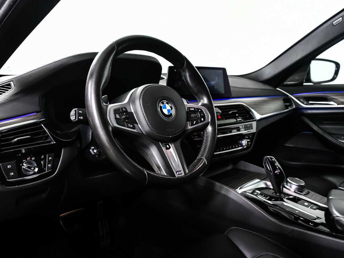 BMW 5 серии 530d xDrive, 2019 Фото №13