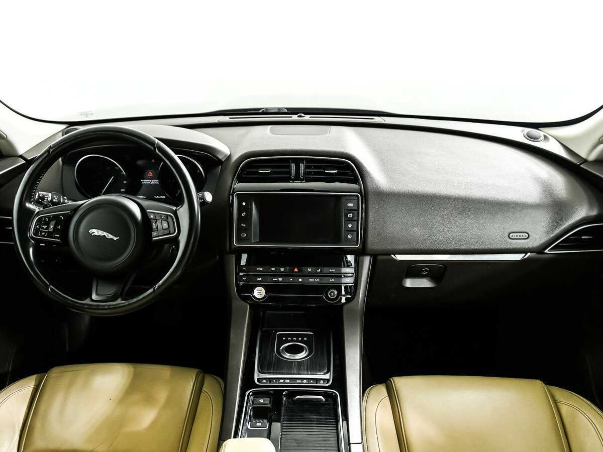 Jaguar F-Pace, 2016 Фото №11