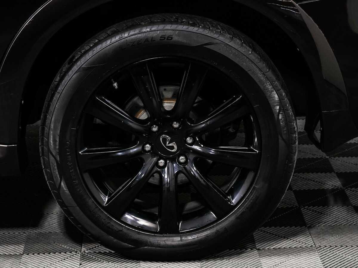 Infiniti QX56, 2011 Фото №18
