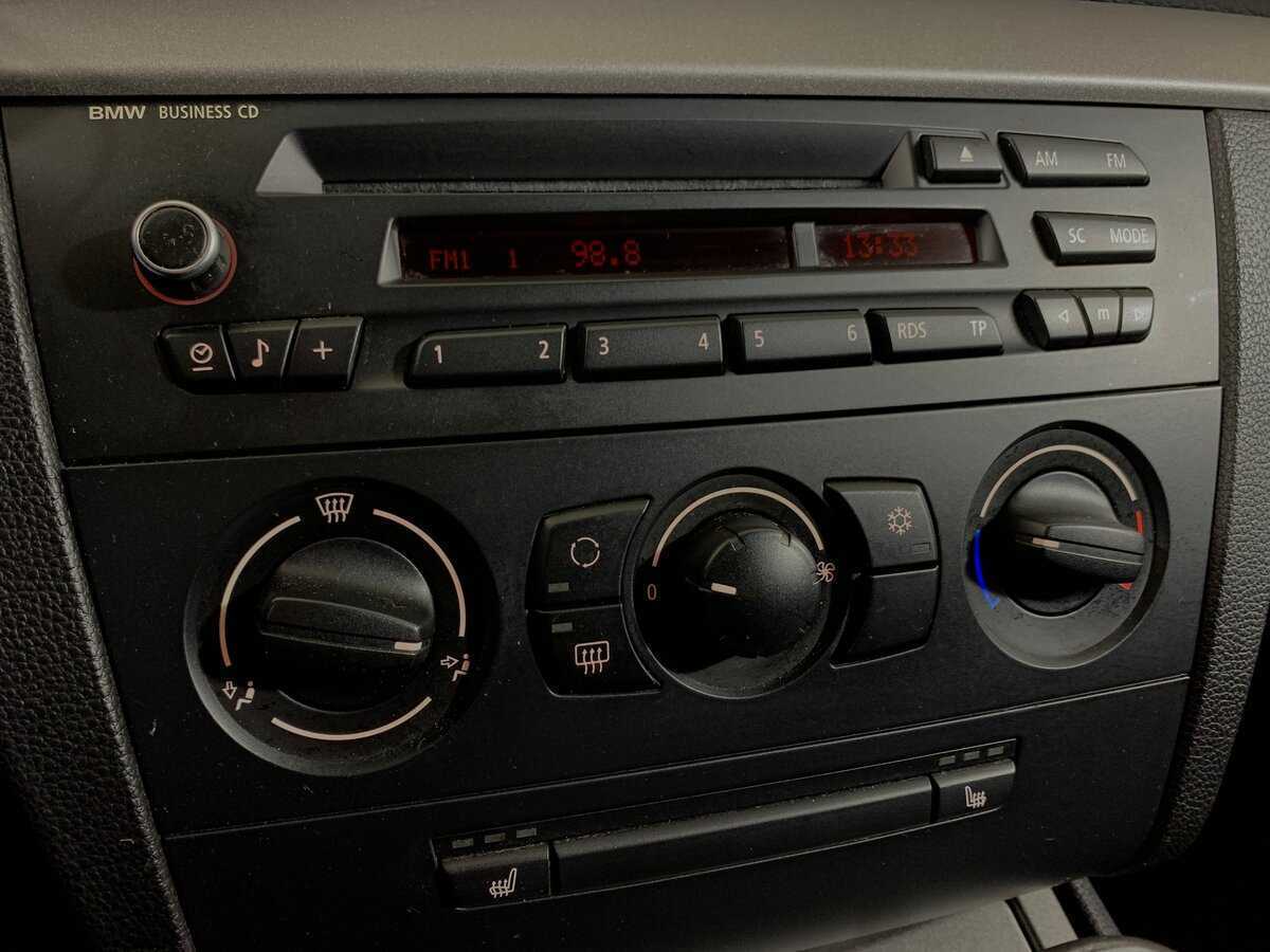 BMW 1 серии 116i, 2011 Фото №16