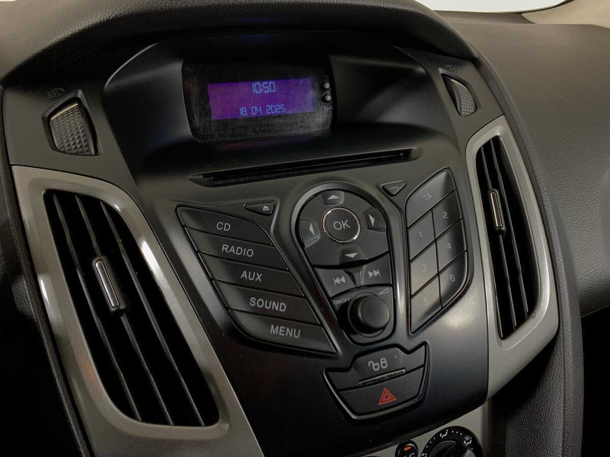 Ford Focus, 2011 Фото №16