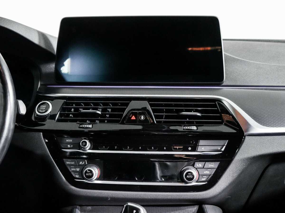 BMW 5 серии 520d xDrive, 2021 Фото №13