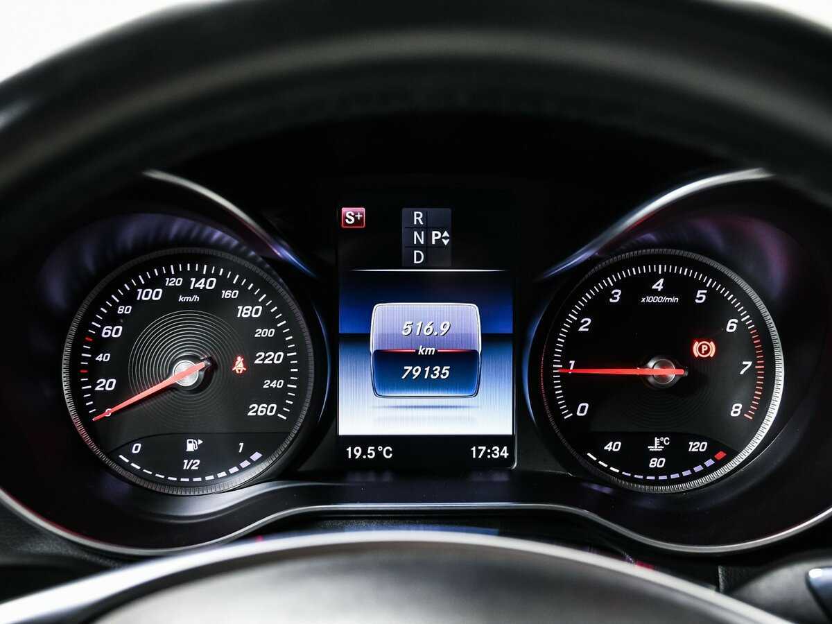 Mercedes-Benz GLC Coupe 300, 2017 Фото №10