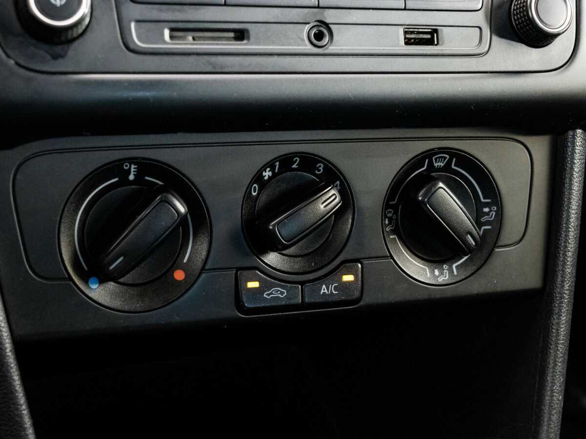 Volkswagen Polo, 2016 Фото №12