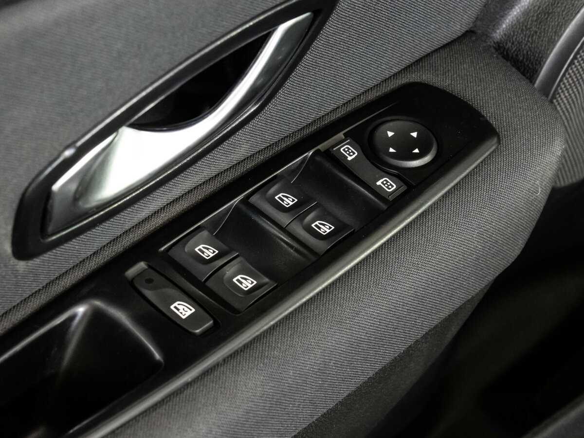 Renault Fluence, 2011 Фото №13