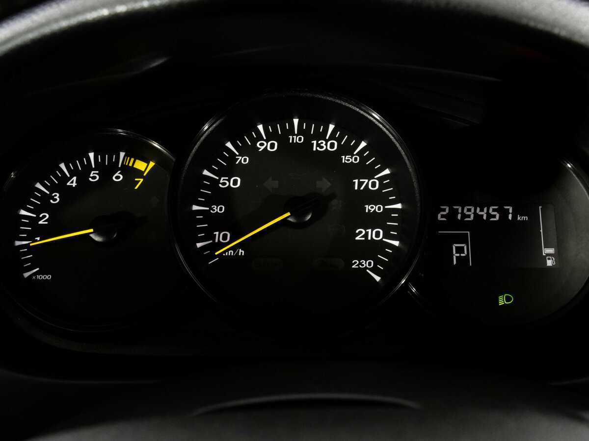 Renault Fluence, 2011 Фото №14