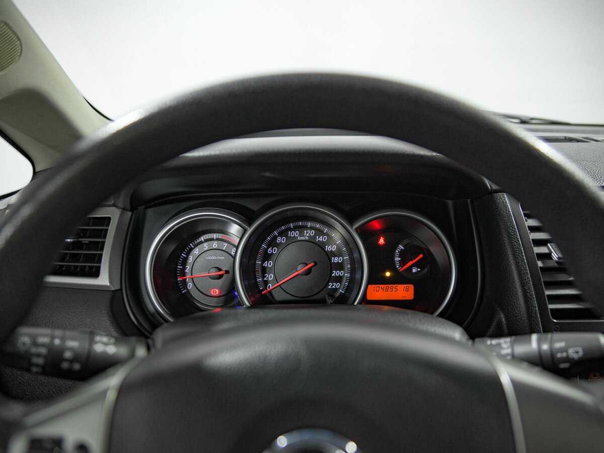 Nissan Tiida, 2010 Фото №7