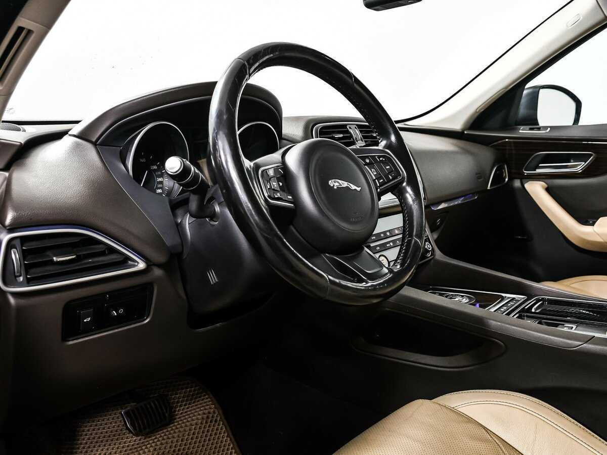 Jaguar F-Pace, 2016 Фото №13