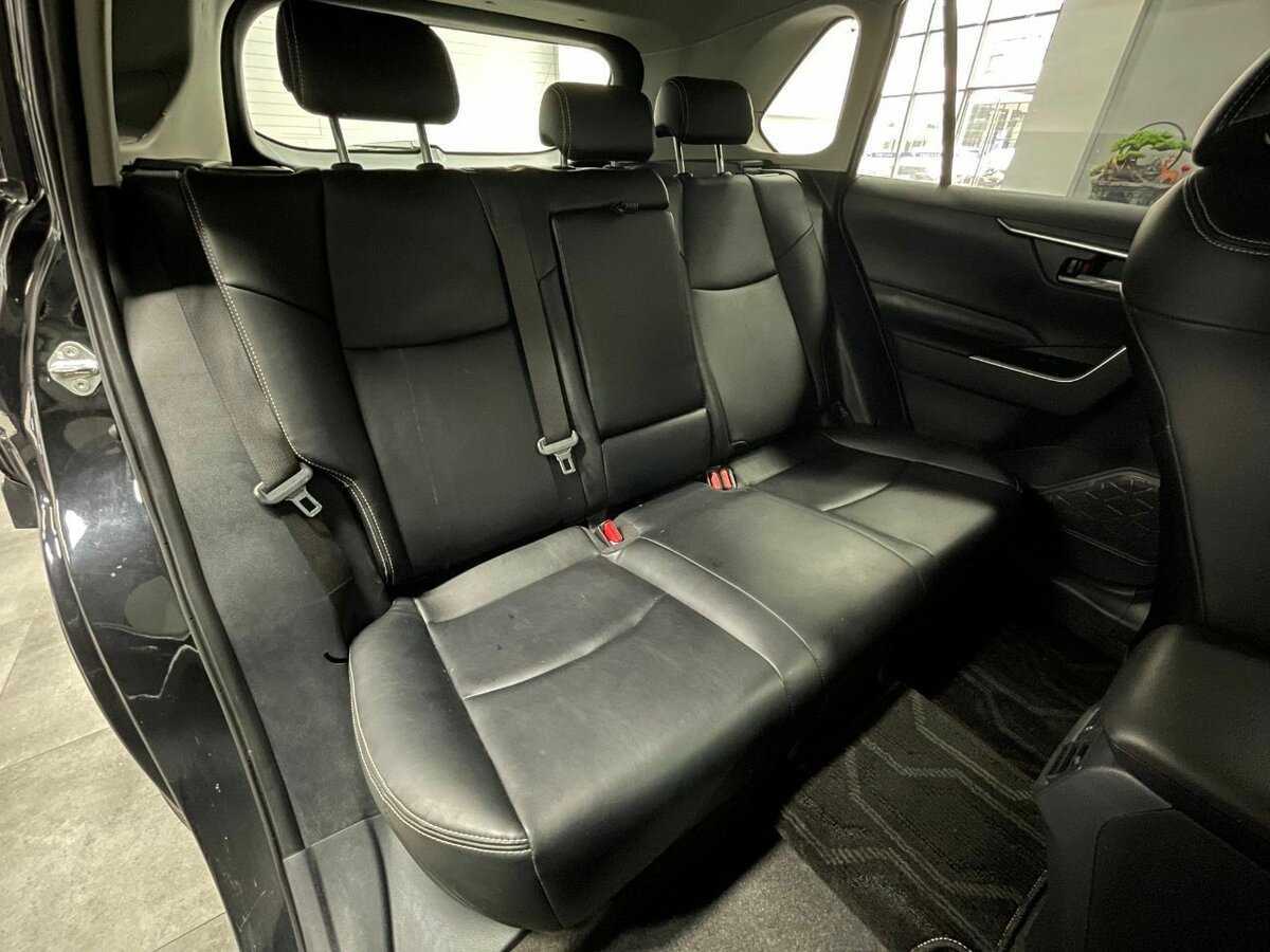 Toyota RAV4, 2023 Фото №16