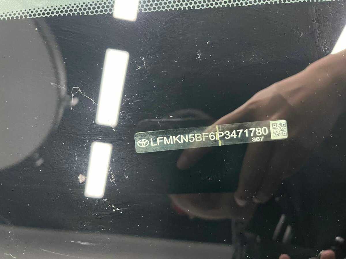 Toyota RAV4, 2023 Фото №24