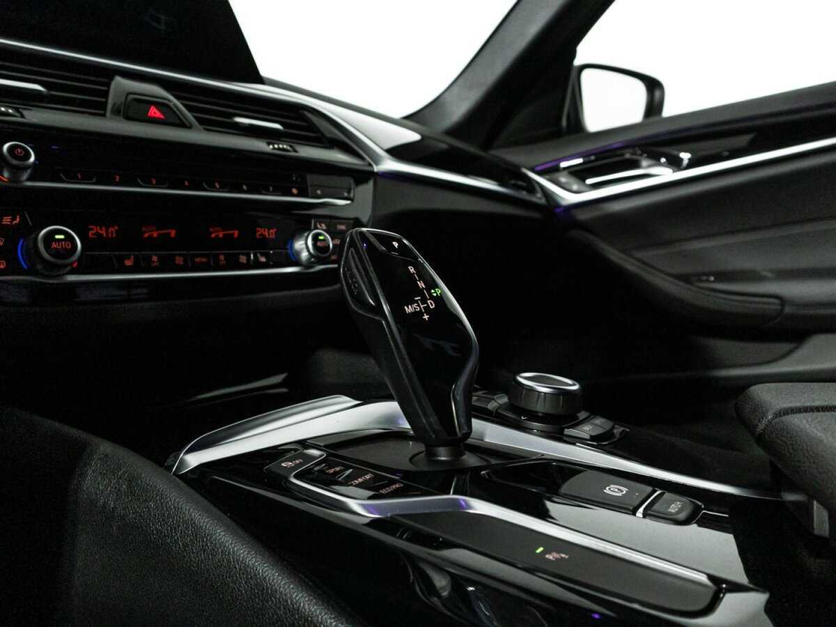 BMW 5 серии 520d, 2020 Фото №17