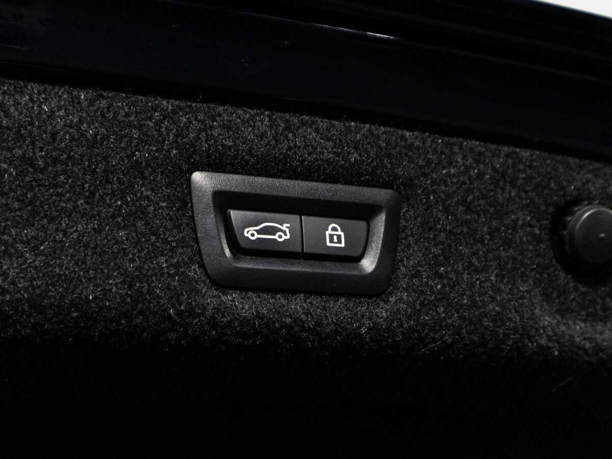 BMW 5 серии 530i xDrive, 2019 Фото №16