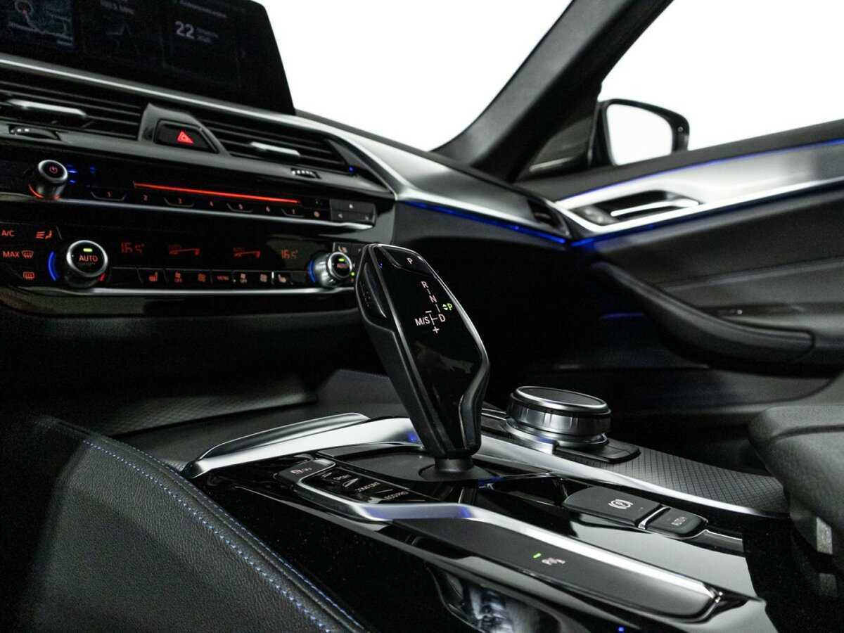 BMW 5 серии 530i xDrive, 2019 Фото №23