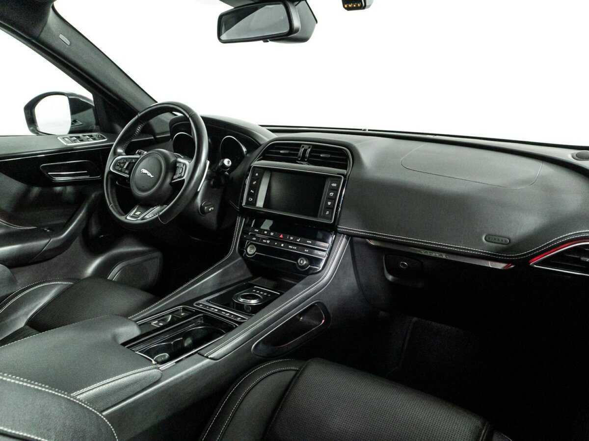 Jaguar F-Pace, 2018 Фото №9