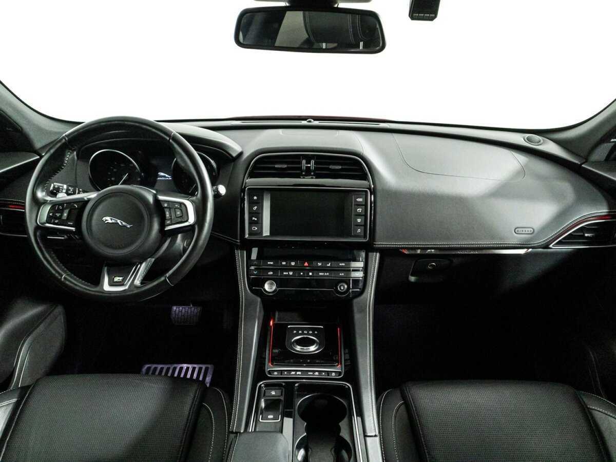 Jaguar F-Pace, 2018 Фото №13