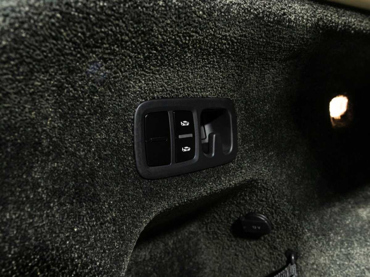 Bentley Bentayga, 2016 Фото №17