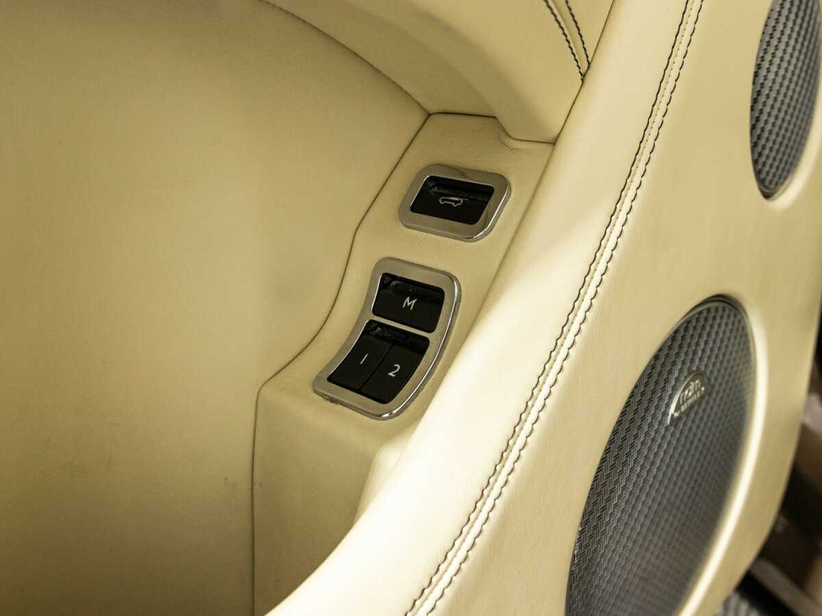 Bentley Bentayga, 2016 Фото №20