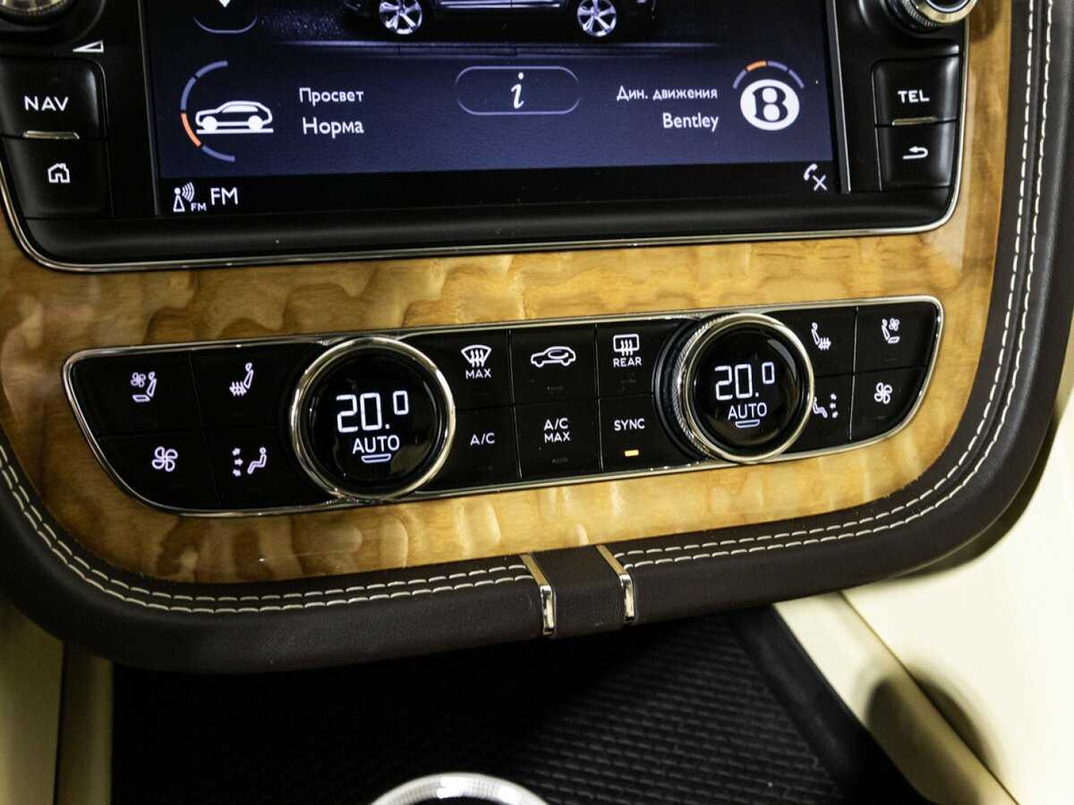 Bentley Bentayga, 2016 Фото №28